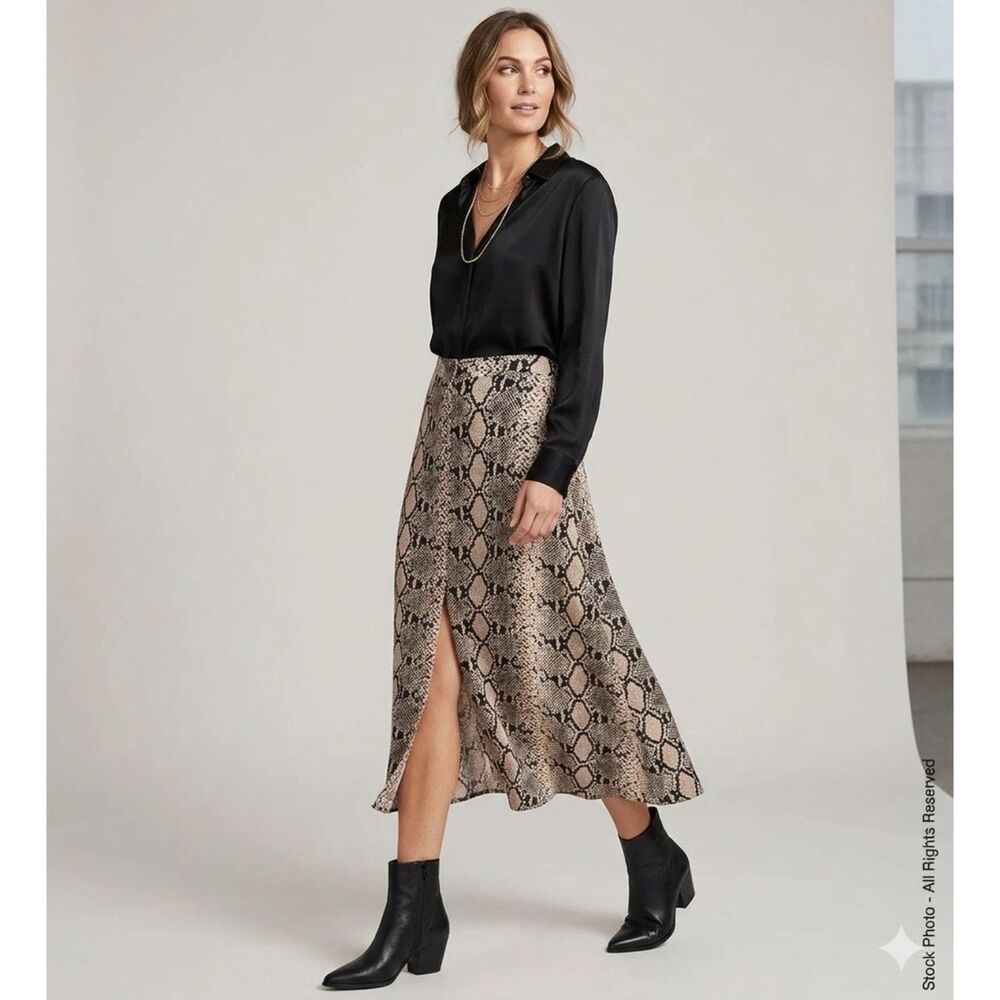 Chelsea & Theodore Maxi skirt Womens Sz 8 Snake Print Stretch Edgy Feminine New